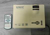 Tabletă Orion TAB-800QC și video proiector UNIC UC40 cu telecomandă