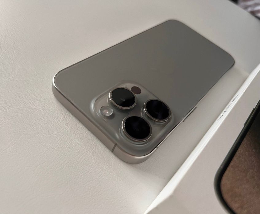 iPhone 15 Pro, 256GB, Natural Titanium