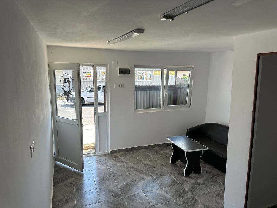 frizerie de inchiriat 800 ron pe luna in Tamboesti