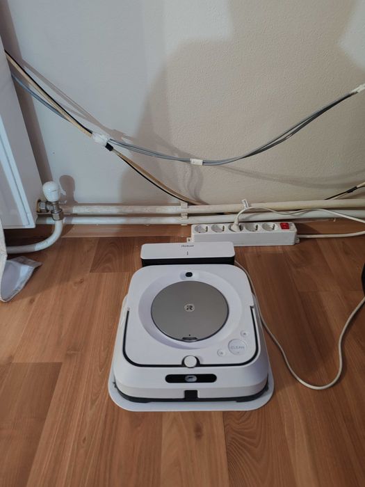 Продавам прахосмукачка и подочистачка робот