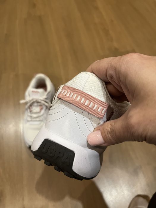 Дамски спортни обувки 40 номер