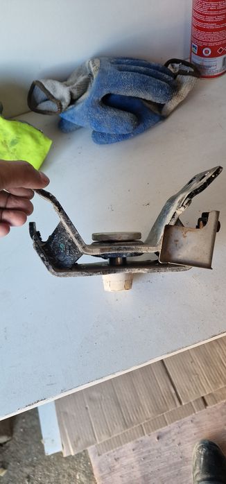 Прадо 120. 4runner.  Акпп Падушка сы.