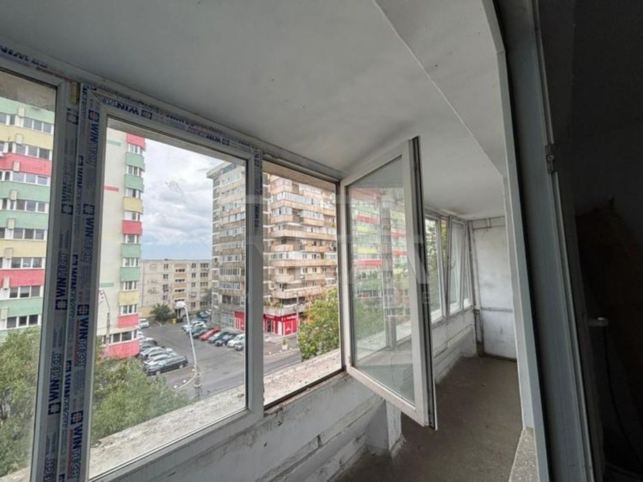 Apartament 4 camere decomandat