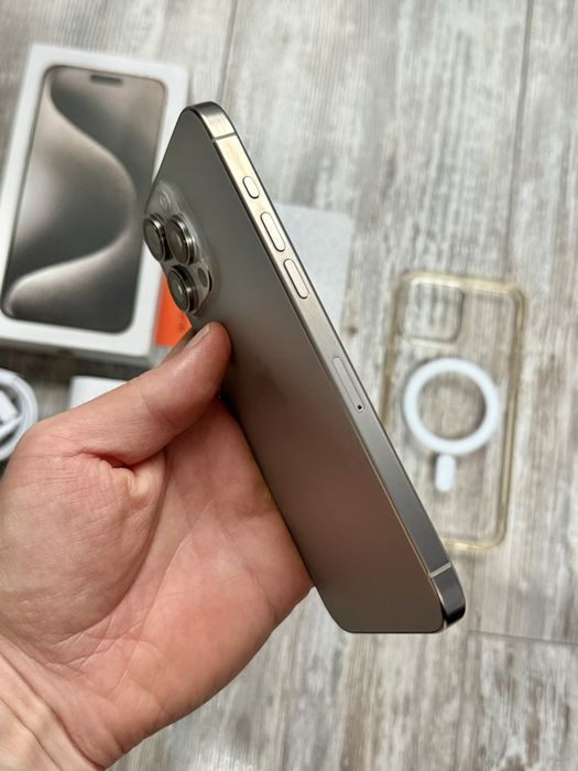 Iphone 15 Pro Max 256 GB - 88 % Battery Natural Titanium Като Нов