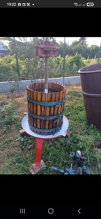 Teasc presă de stors strugurii hidraulic  ,