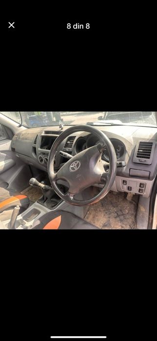 Dezmembrez toyota hilux 2.5 d 2008
