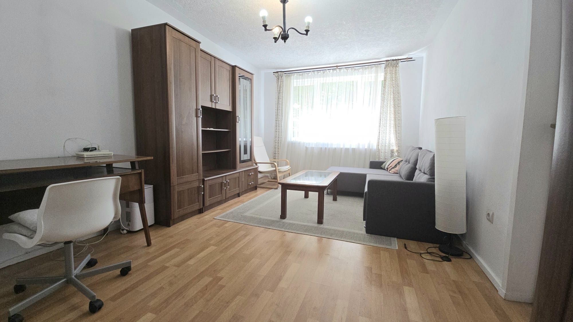 Pers. fizica vand ap.  2 camere, decomandat, parter  Donath