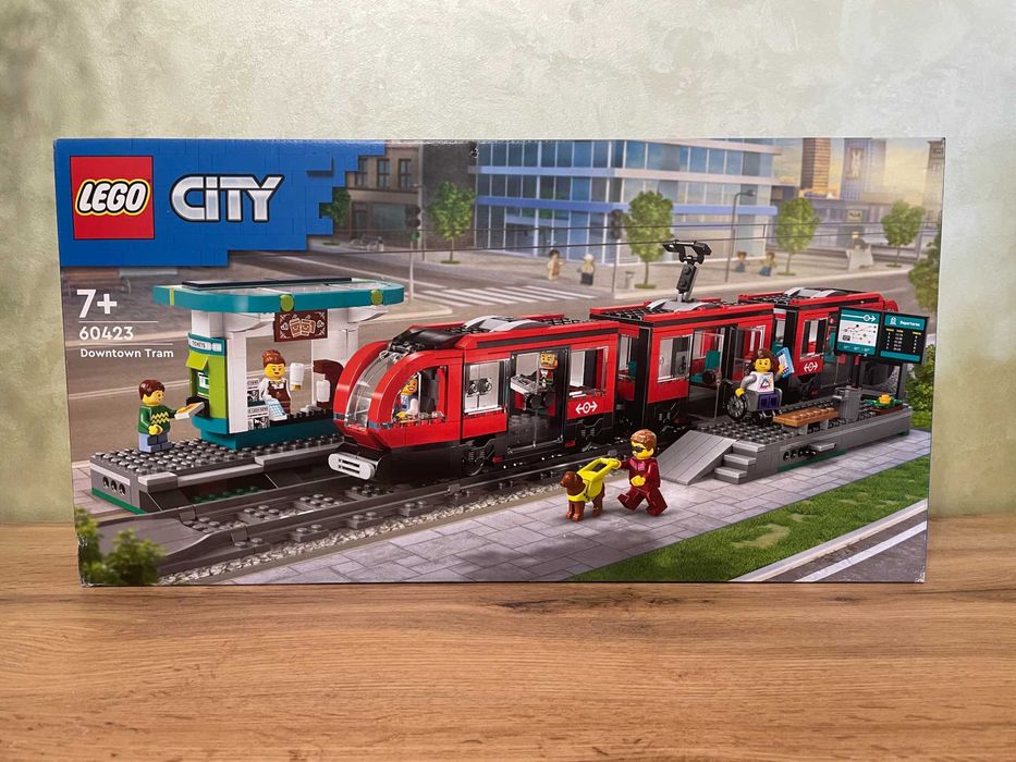 Lego City 60423: Трамвай и станция в центре города