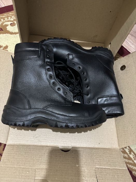 Зимний обувь размер 43