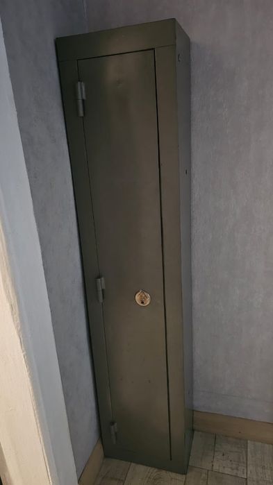 Продам сейф металлическтий