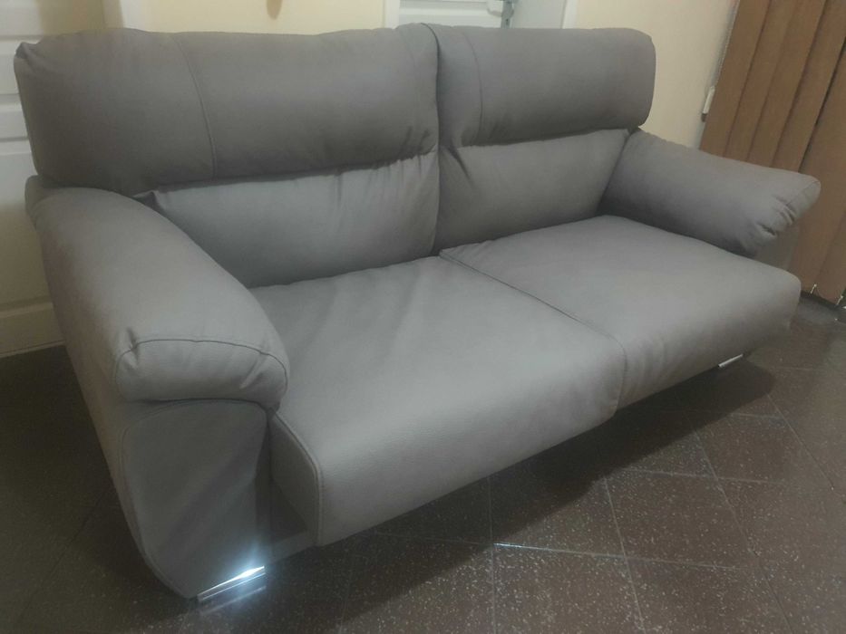 продава  нов диван