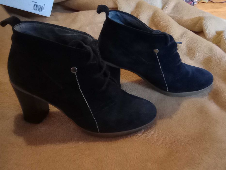 ghete dama 37,piele naturala,bleumarin,toc gros,talpa antiderapanta