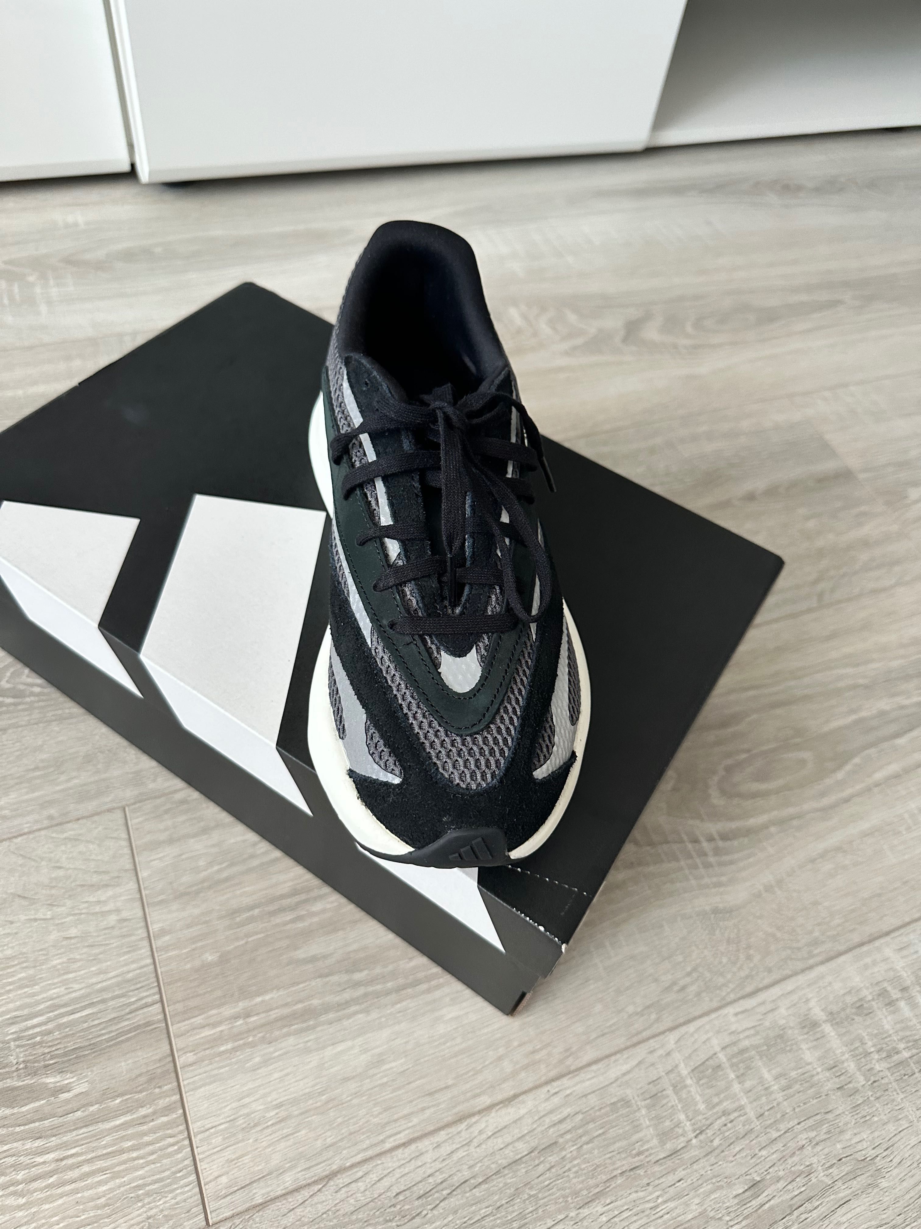 Маратонки adidas LIGHTBLAZE