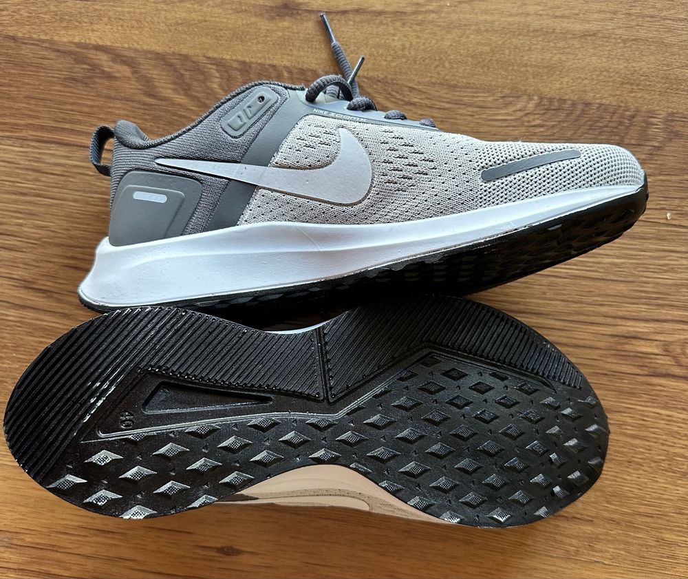 Мъжки маратонки Nike в сиво