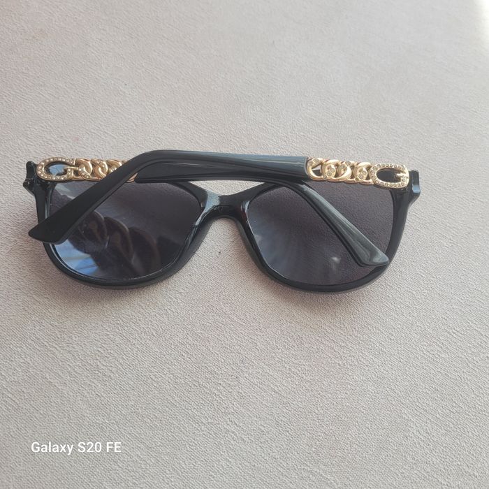 Ochelari de soare Guess