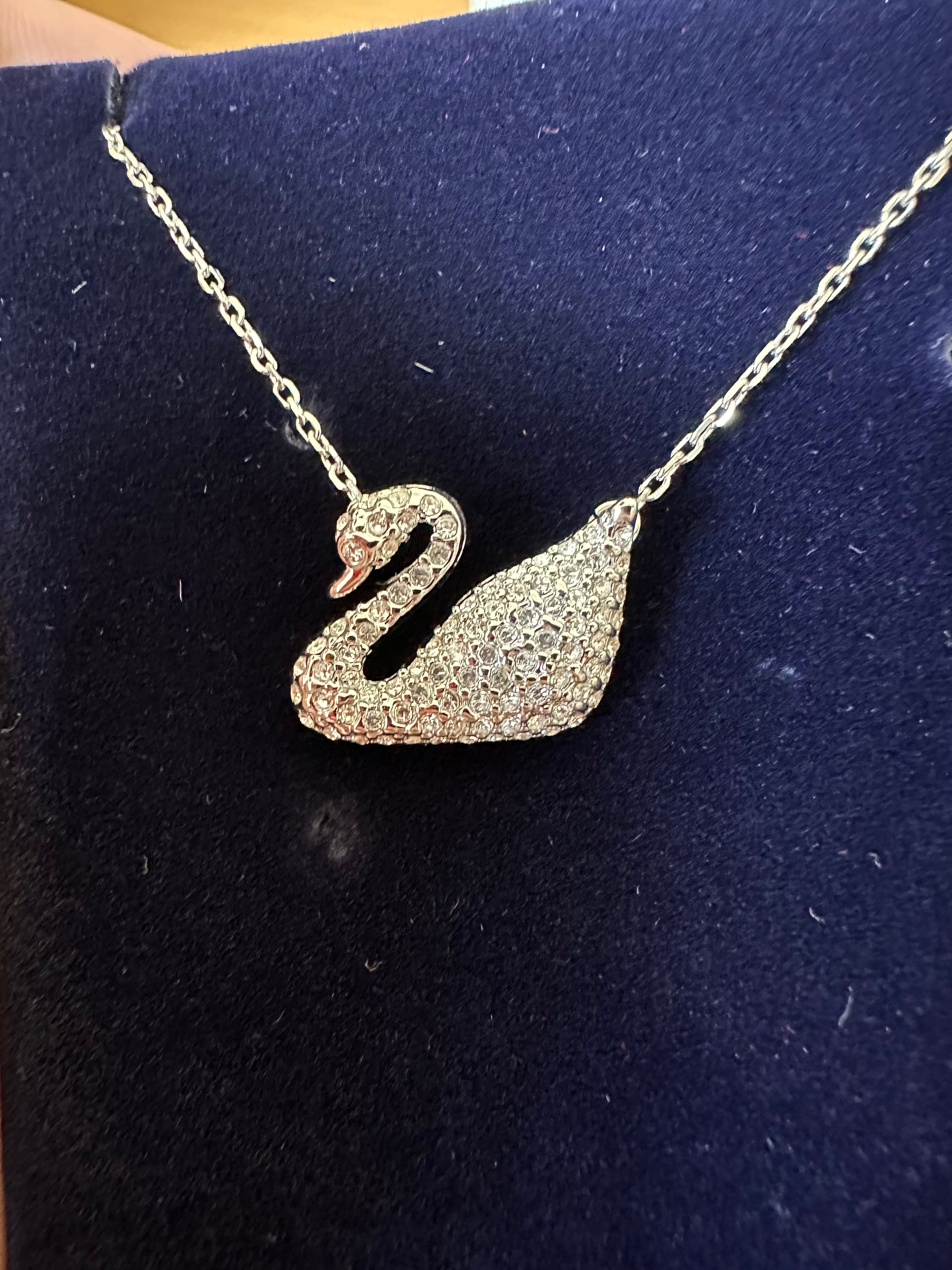 Дамско колие Сваровски / Swarovski лебед