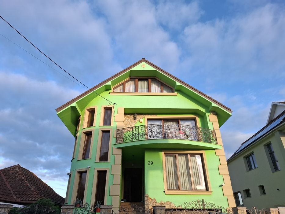 Casa familiara la cheie