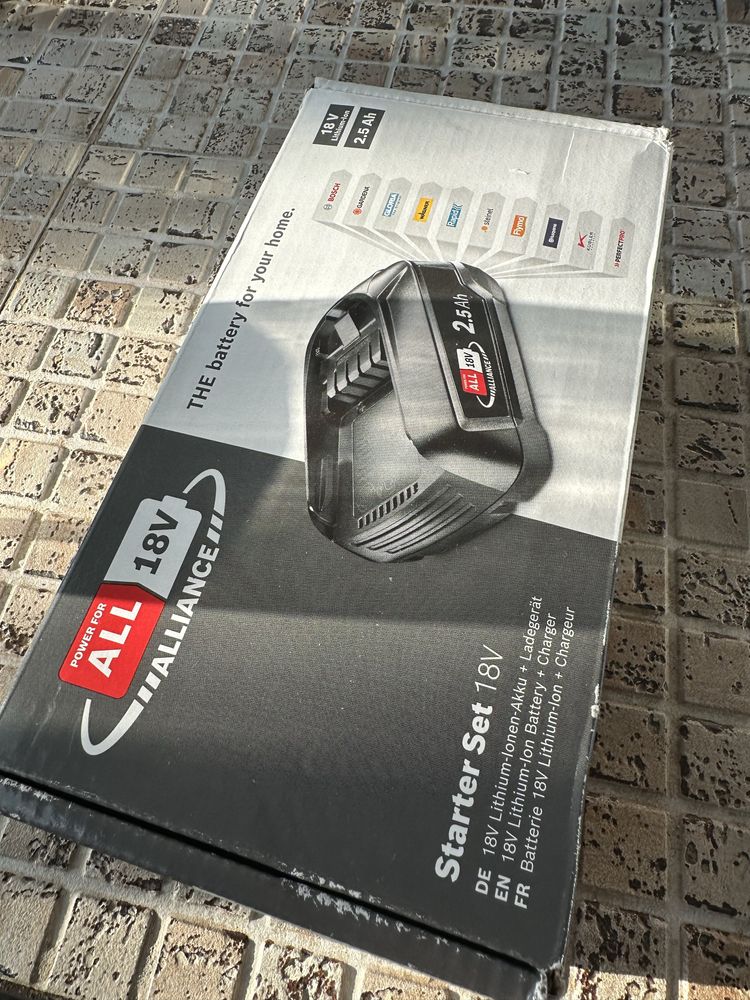 Acumulator si statie incarcare Bosch 18 V 2.5 Ah