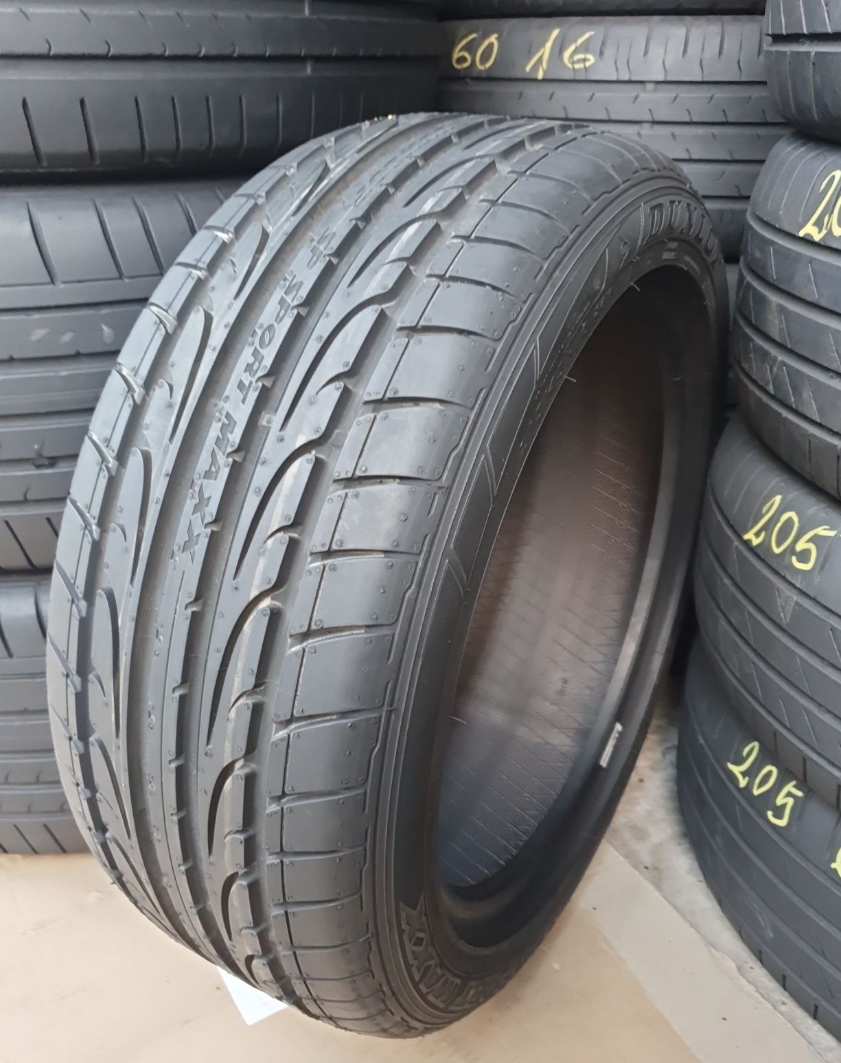 1 Anvelopa NOUA Dunlop 215 45 R16 Vară impecabilă.