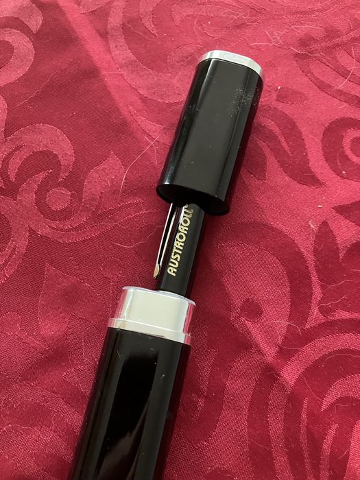 Химикалка с калъф