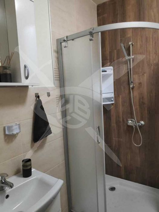 Дава се под наем Тристаен апартамент в Варна, Център - 112 кв.м за 750 € - Снимка #5