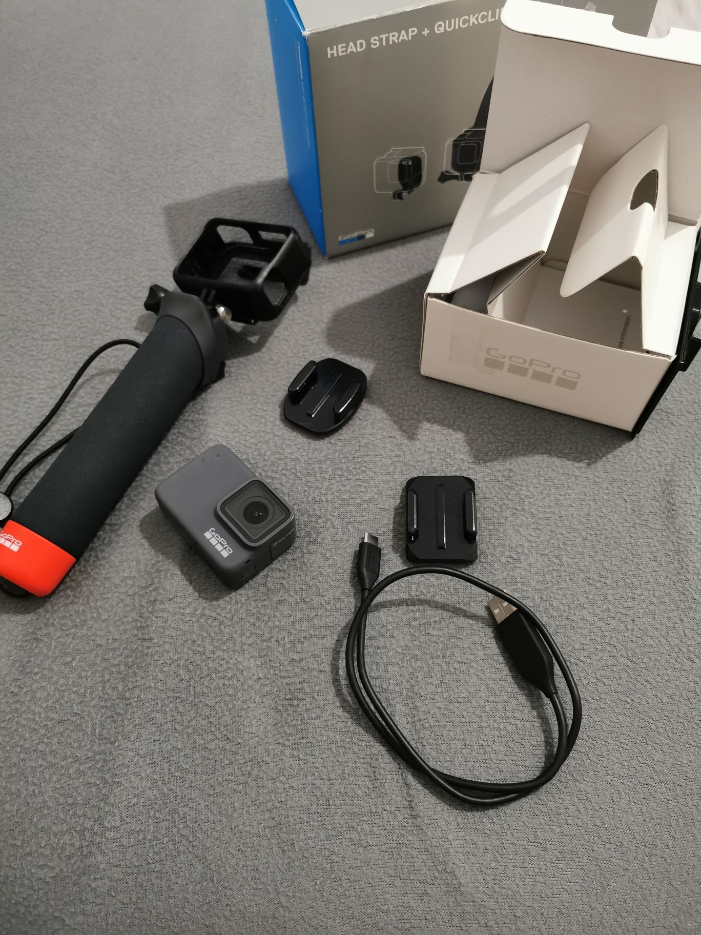 Camera acțiune Gopro Go pro Hero7 silver cu accesorii