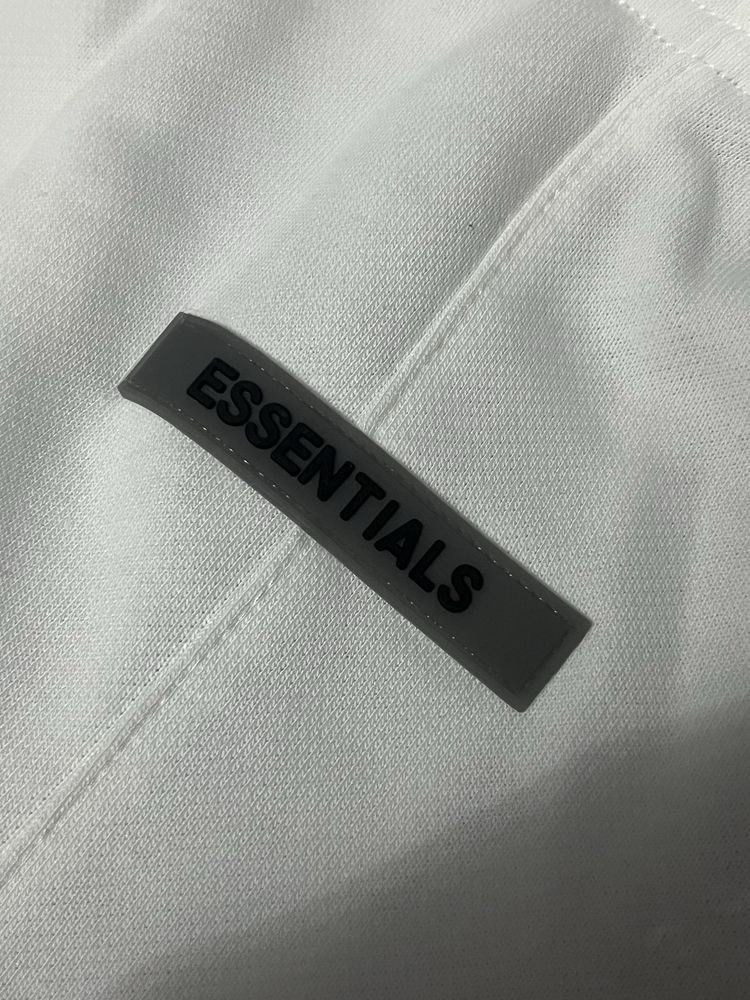 Pantaloni scurti essentials