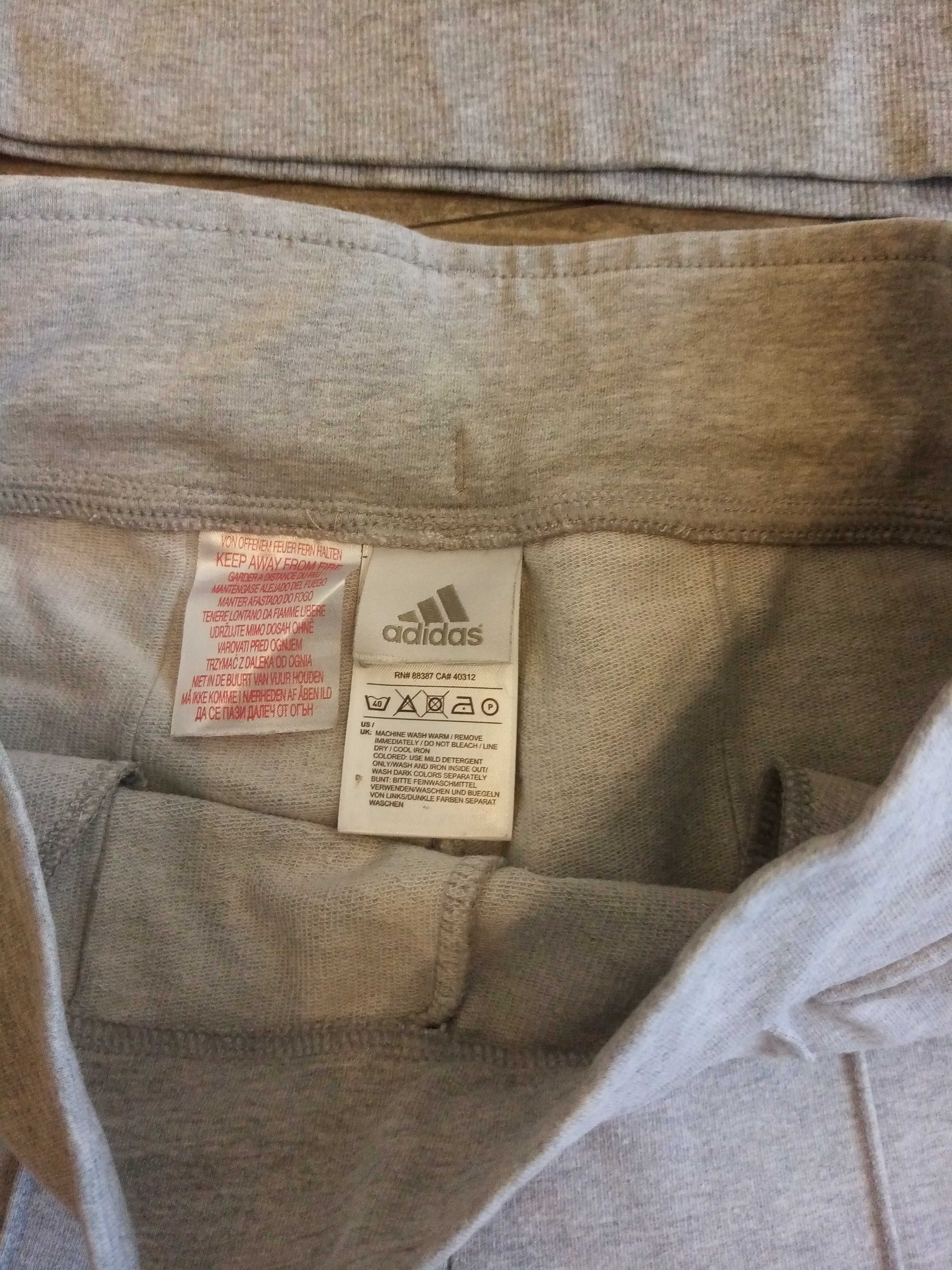 Долнище Adidas, суитчър, клин H&M и спортно бюстие Pierre Robert