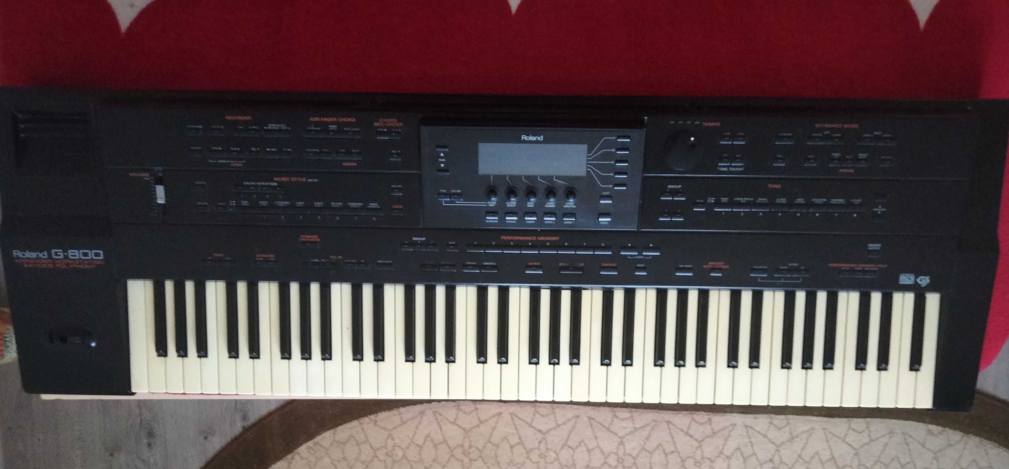 Vând sau schimb Roland G800