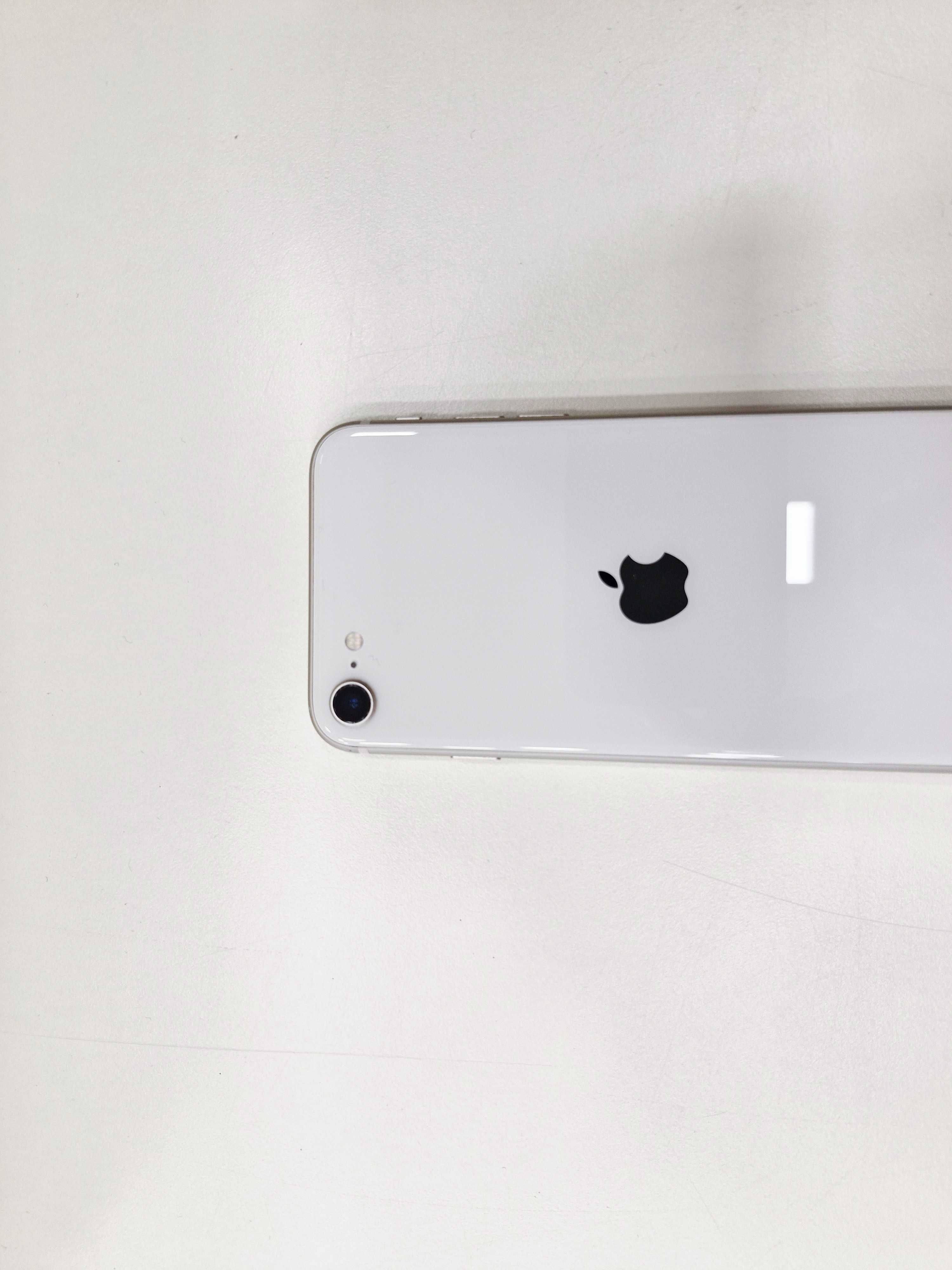 iPhone SE 3rd Gen 64GB 2022