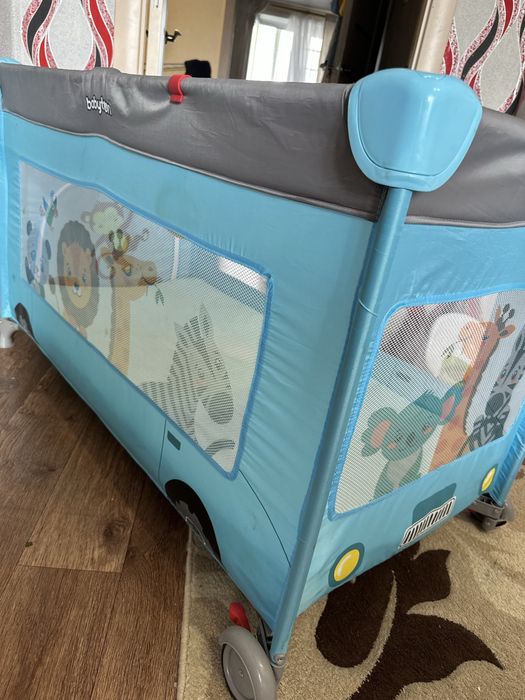 Манеж -кровать.