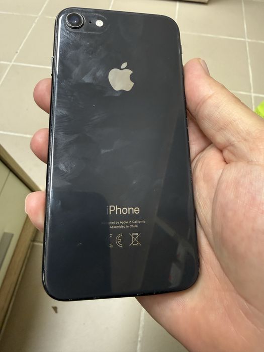 iPhone 8 64gb - с дефект