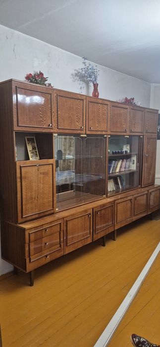 Продам  стенку  сервант