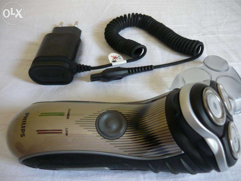 Aparat de ras electric Philips cu acumulator