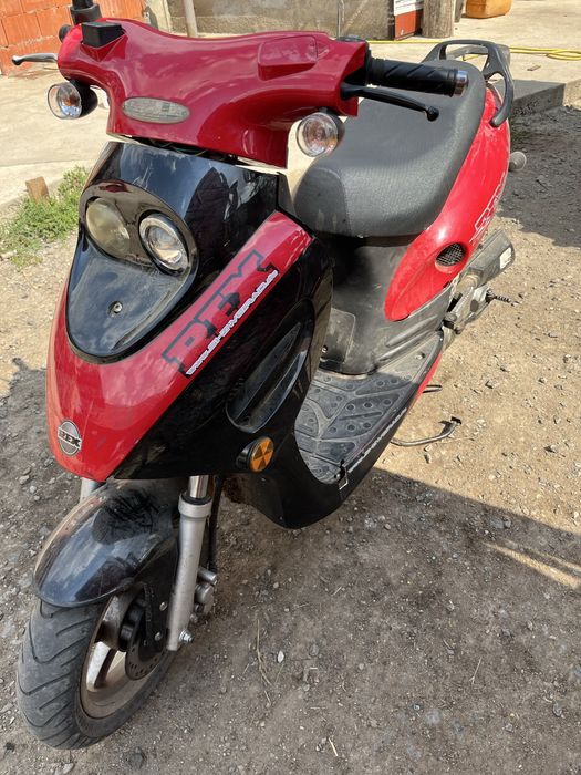 De vanzare  scuter Rex 900