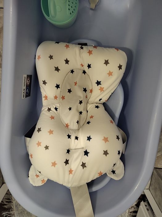 Подарявам корито,повивалник и две малки картини