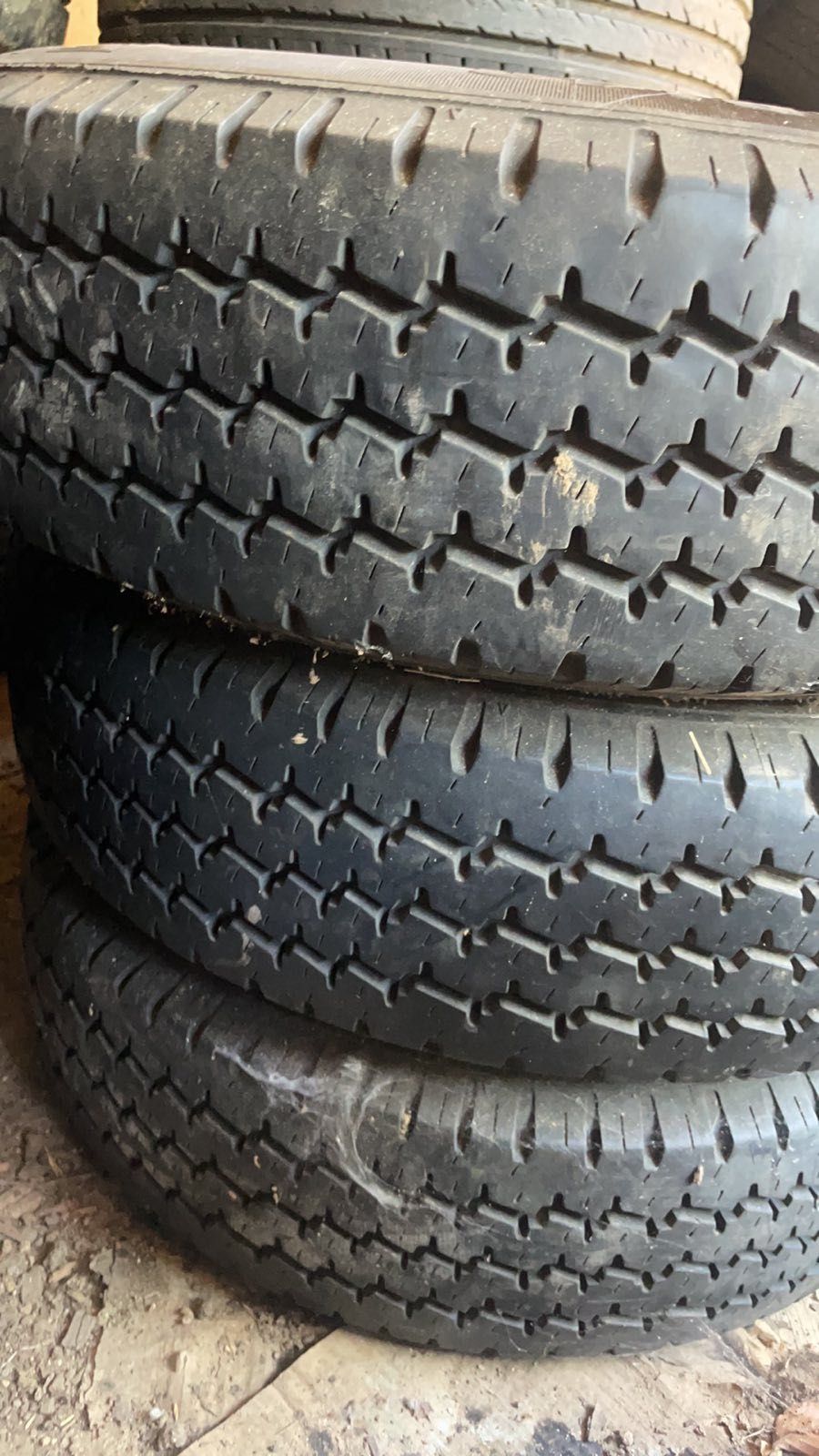 Бусови гуми единички Всякакви размери