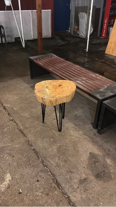 Masuta cafea cu 3 picioare