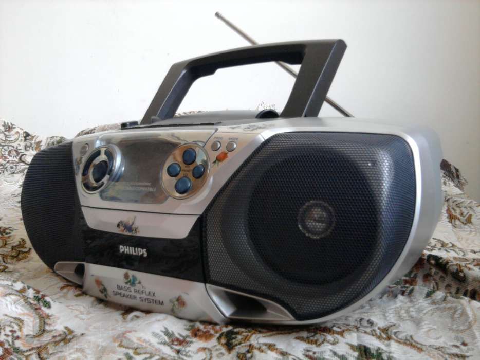 Продаю магнитолу PHILIPS , Audio-CD-AM-FM.