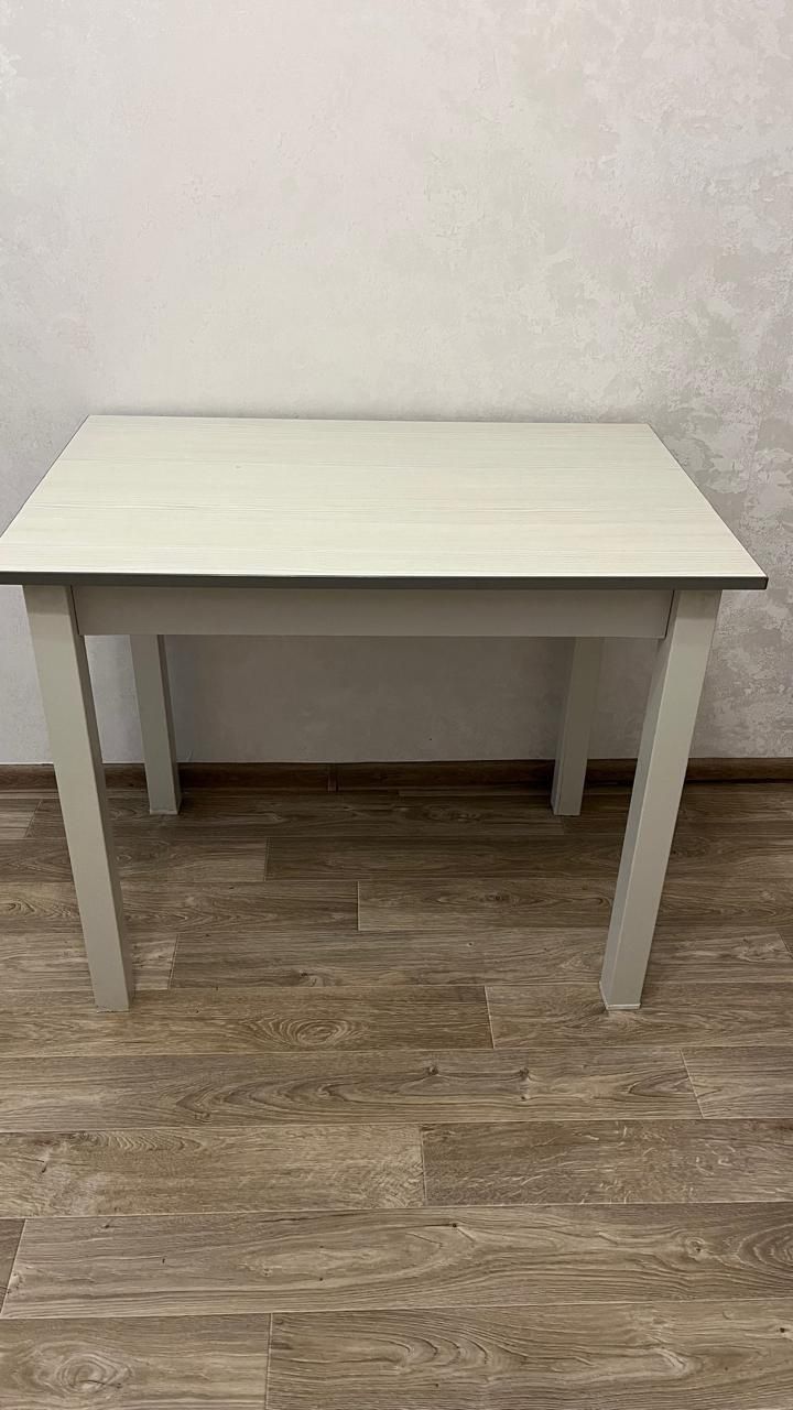 Продаётся кухонный стол
