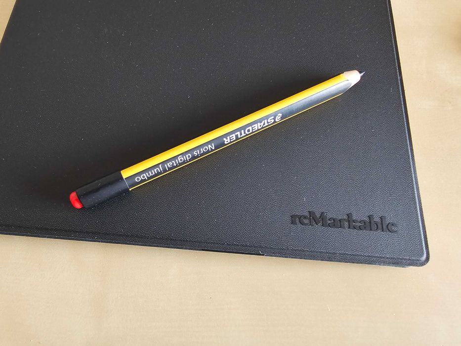 Remarkable 2 cu tastatură Type folio creion și husă