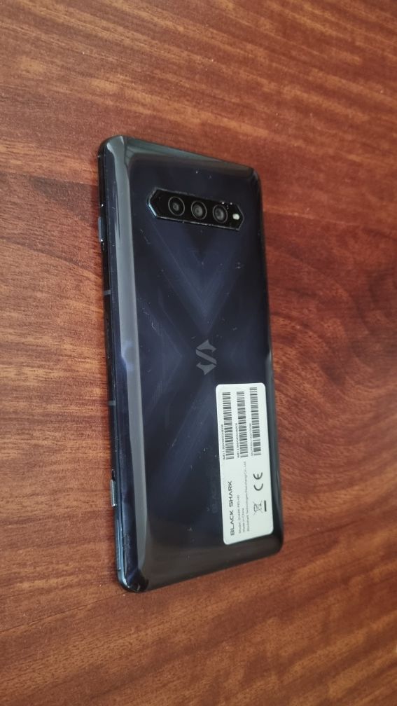 Black shark 4 , 128GB  продам на запчасти  .