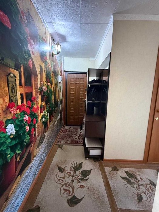 Продам 2 комнатную квартиру в 7 мкр (р-н ТД Махаббат)