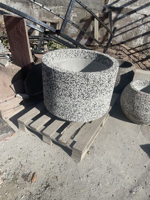 Вазоны, скамейки , урны из натуралтного камня