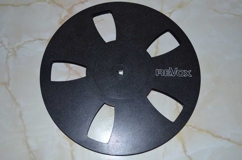 Benzi magnetofon Revox de aluminiu, role si cutii, role Akai