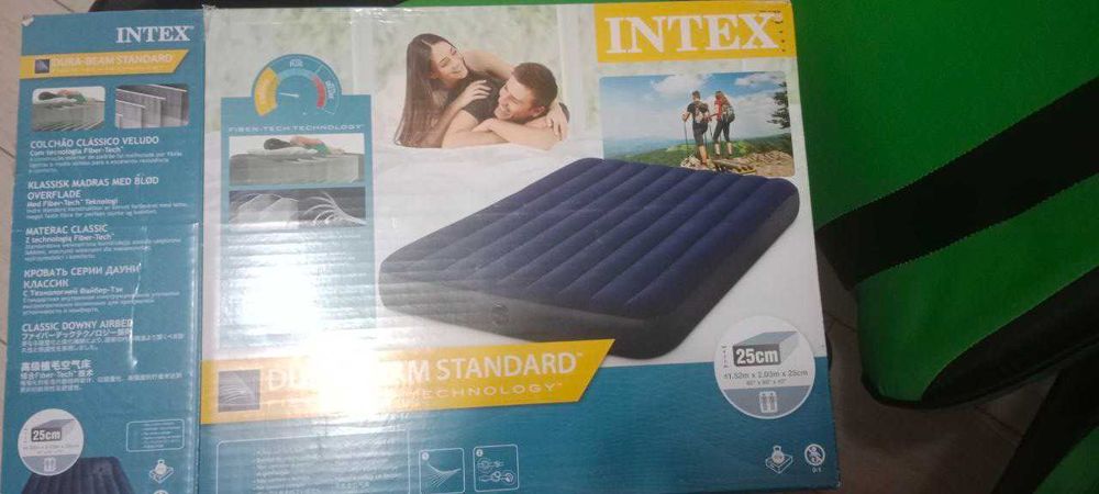 Надувной матрас Intex Dura-Beam с насосом