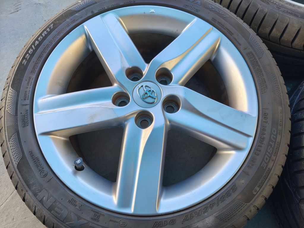 17" оригинални алуминиеви джанти за Toyota Corolla,Auris,Avencis...