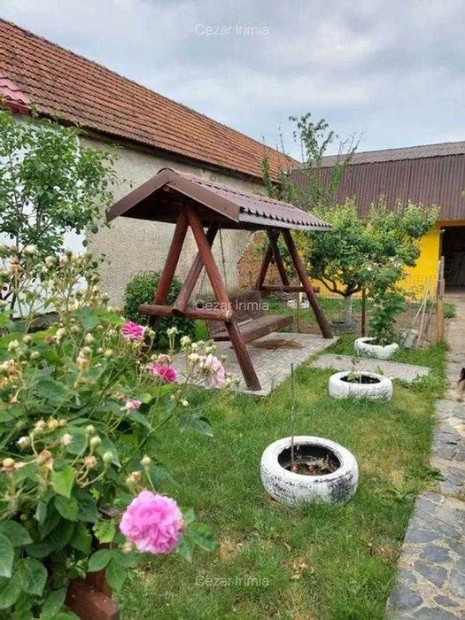 Vand/schimb casa 3 camere renovata recent