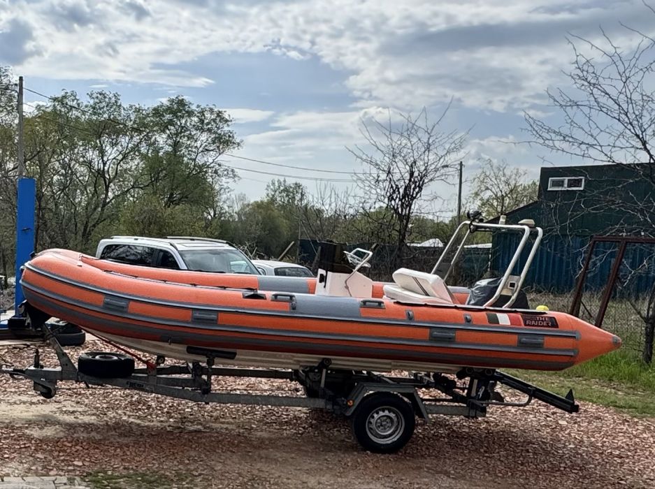 The Raider Barca Rib Pneumatica, fund fibra, 7 metri total motor 90 hp