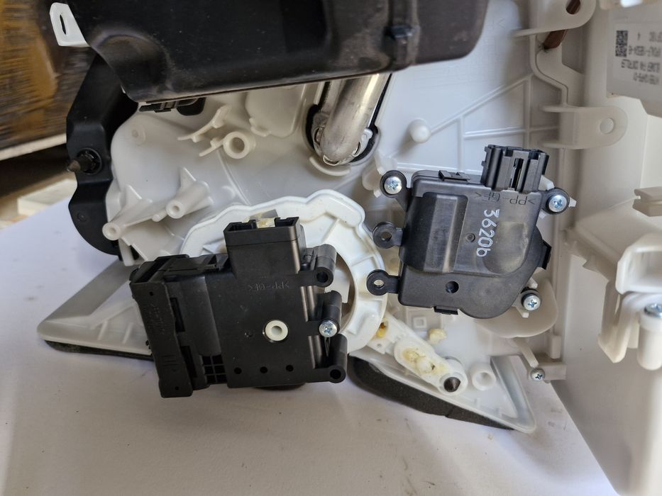 Radiator căldură și ac habitaclu Mazda6